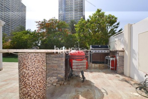 Villa in Jumeirah Village Circle, Dubai 4 bedrooms, 340 sq.m. № 43763 - photo 9