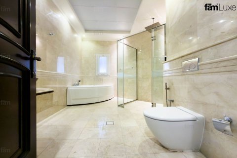 Villa in Al Barsha, Dubai 5 bedrooms, 1114.8 sq.m. № 111272 - photo 9