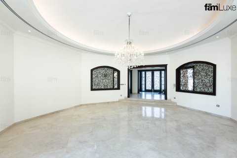Villa in Al Barsha, Dubai 5 bedrooms, 1114.8 sq.m. № 111272 - photo 2