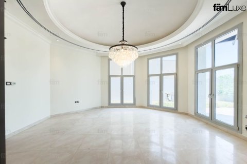 Villa in Al Barsha, Dubai 5 bedrooms, 1114.8 sq.m. № 111272 - photo 7