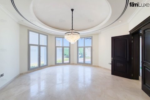 Villa in Al Barsha, Dubai 5 bedrooms, 1114.8 sq.m. № 111272 - photo 4