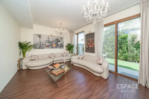 Villa in Dubai Hills Estate, Dubai 4 bedrooms, 232 sq.m. № 122879