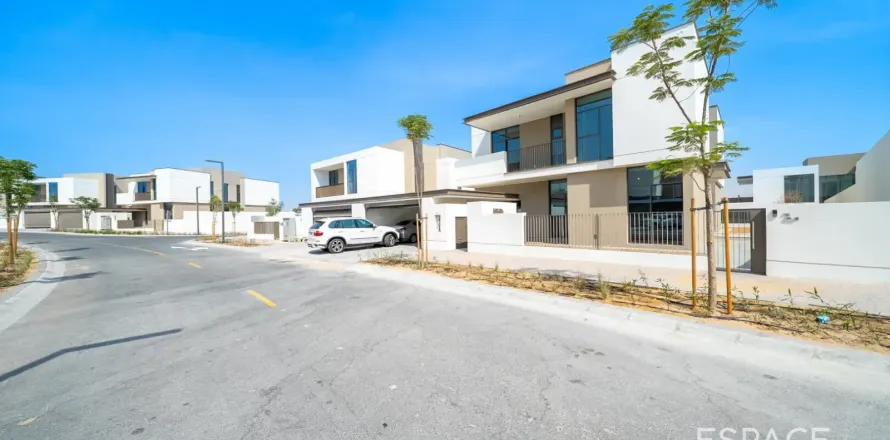 Townhouse in Al Furjan, Dubai 5 bedrooms, 442 sq.m. № 122881