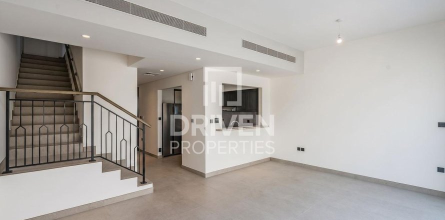 Adosado en Damac Lagoons, Dubai, 4 dormitorios, 144 m², № 138500