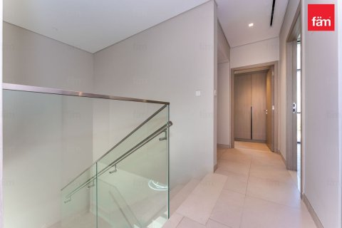 Villa in Al Furjan, Dubai 4 bedrooms, 456.5 sq.m. № 137635 - photo 7