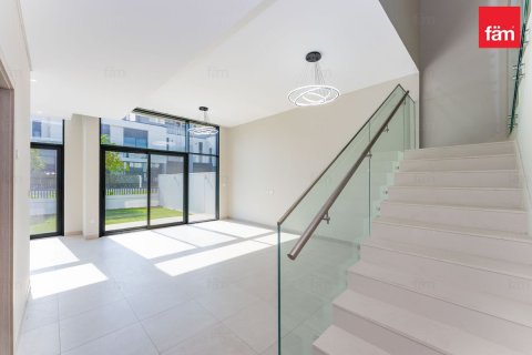 Villa in Al Furjan, Dubai 4 bedrooms, 456.5 sq.m. № 137635 - photo 3