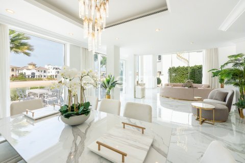 Villa in Garden Homes, Palm Jumeirah, Dubai 4 bedrooms, 622 sq.m. № 37857 - photo 8