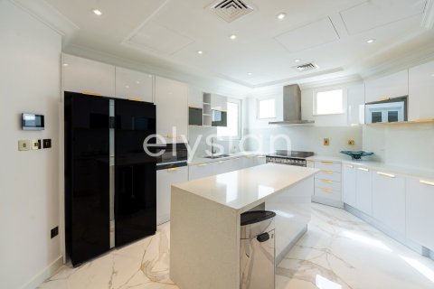 Villa in Garden Homes, Palm Jumeirah, Dubai 4 bedrooms, 622 sq.m. № 37857 - photo 10