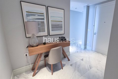 Apartment in Downtown Dubai (Downtown Burj Dubai), Dubai 4 bedrooms, 261 sq.m. № 45264 - photo 17