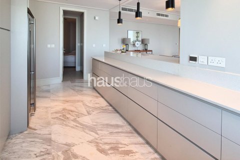 Apartment in Downtown Dubai (Downtown Burj Dubai), Dubai 4 bedrooms, 261 sq.m. № 45264 - photo 8