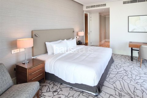 Apartment in Downtown Dubai (Downtown Burj Dubai), Dubai 4 bedrooms, 261 sq.m. № 45264 - photo 13