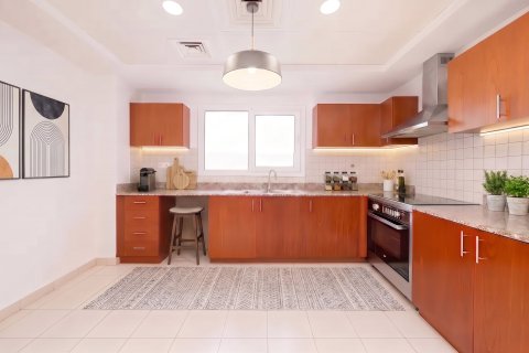 Villa in Dubai 6 bedrooms, 628 sq.m. № 139696 - photo 9
