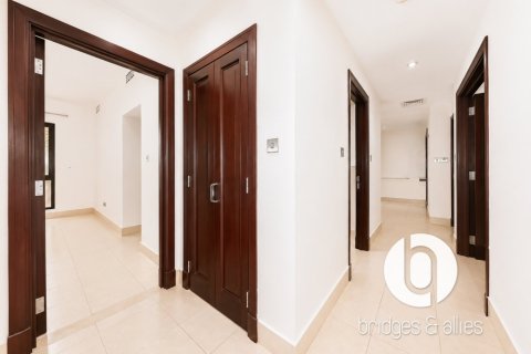 Apartment in Old Town, Dubai 3 bedrooms, 176 sq.m. № 137726 - photo 20
