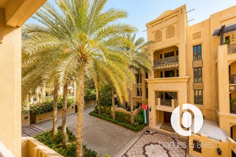 Apartment in Old Town, Dubai 3 bedrooms, 176 sq.m. № 137726 - photo 11