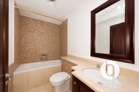 Apartment in Old Town, Dubai 3 bedrooms, 176 sq.m. № 137726 - photo 7