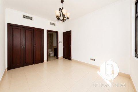 Apartment in Old Town, Dubai 3 bedrooms, 176 sq.m. № 137726 - photo 14