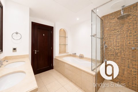 Apartment in Old Town, Dubai 3 bedrooms, 176 sq.m. № 137726 - photo 8