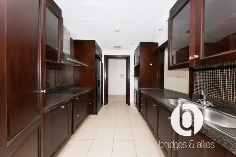 Apartment in Old Town, Dubai 3 bedrooms, 176 sq.m. № 137726 - photo 23