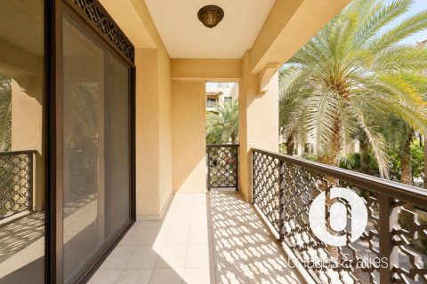 Apartment in Old Town, Dubai 3 bedrooms, 176 sq.m. № 137726 - photo 10