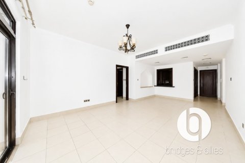 Apartment in Old Town, Dubai 3 bedrooms, 176 sq.m. № 137726 - photo 12