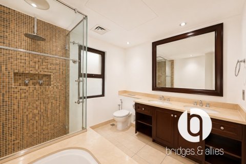 Apartment in Old Town, Dubai 3 bedrooms, 176 sq.m. № 137726 - photo 9