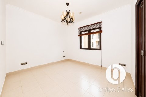 Apartment in Old Town, Dubai 3 bedrooms, 176 sq.m. № 137726 - photo 22