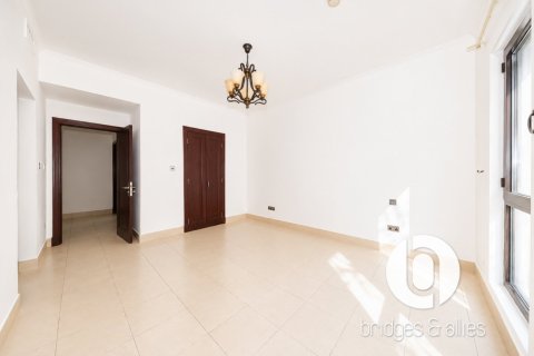 Apartment in Old Town, Dubai 3 bedrooms, 176 sq.m. № 137726 - photo 18