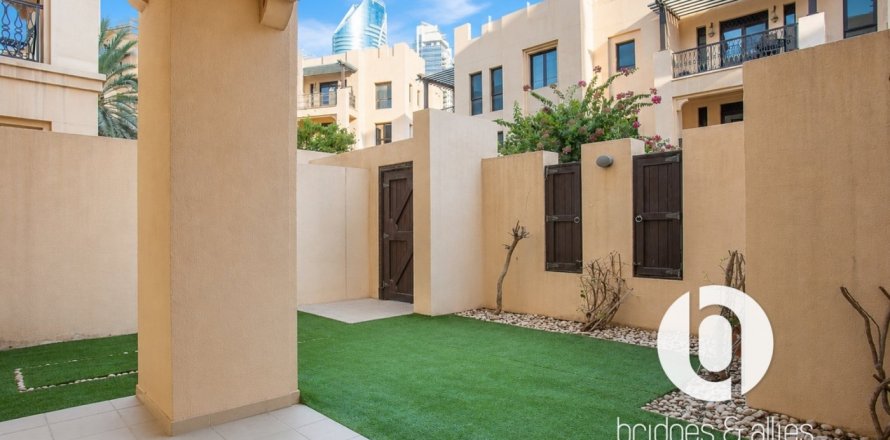 Apartment in Old Town, Dubai 1 bedroom, 127 sq.m. № 137725