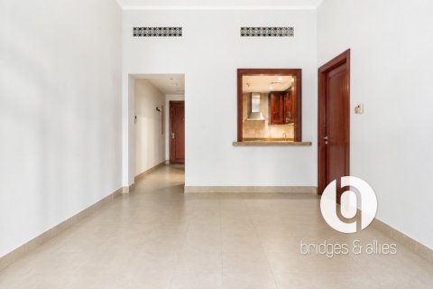 Apartment in Old Town, Dubai 1 bedroom, 127 sq.m. № 137725 - photo 3