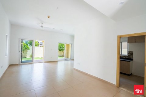 Villa in Dubai 3 bedrooms, 325 sq.m. № 112498 - photo 2