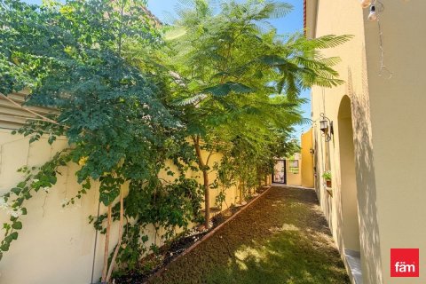 Villa in Dubai 3 bedrooms, 325 sq.m. № 112498 - photo 8