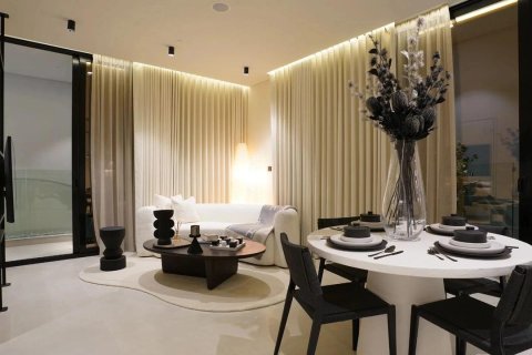 Apartment in Dubai 2 bedrooms, 121 sq.m. № 17778 - photo 2