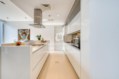 Apartment in Bluewaters Residences, Bluewaters, Dubai 3 bedrooms, 202 sq.m. № 72686 - photo 8