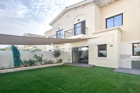 Вилла в Mira, Рим, Дубай, 3 спальни, 202м², № 43228