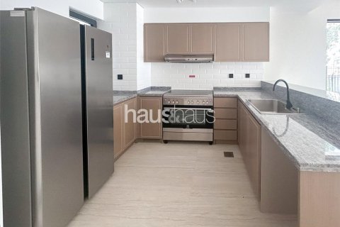Villa à Damac Lagoons, Dubai, 5 chambres, 220 m², № 43229 - photo 3
