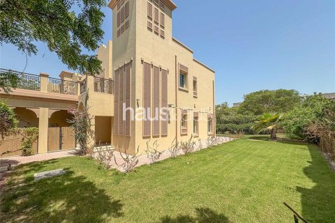 Вилла в Jumeirah Village Triangle, Дубай, 2 спальни, 250м², № 43238