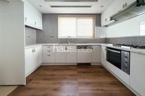 Villa en Legacy, Jumeirah Park, Dubai, 3 dormitorios, 328 m², № 43227 - foto 2