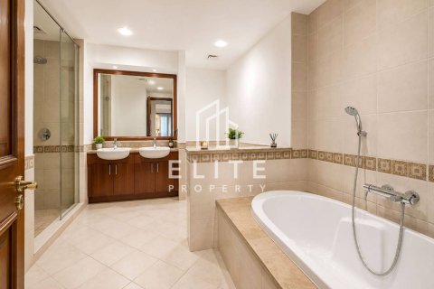Apartamento en Golden Mile, Palm Jumeirah, Dubai, 1 dormitorio, 121 m², № 124911 - foto 9