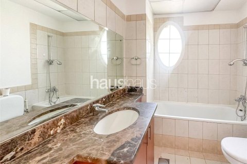Снять в аренду таунхаус в The Springs, Дубай: 3 спальни, 340м², № 44708 - фото 10