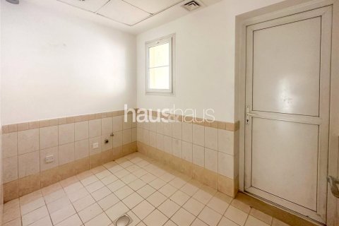 Снять в аренду таунхаус в The Springs, Дубай: 3 спальни, 340м², № 44708 - фото 12