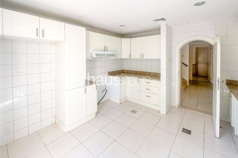 Снять в аренду таунхаус в The Springs, Дубай: 3 спальни, 340м², № 44708 - фото 4