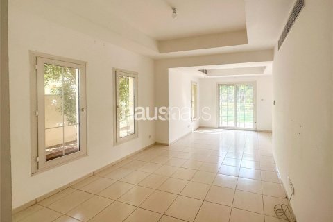Снять в аренду таунхаус в The Springs, Дубай: 3 спальни, 340м², № 44708 - фото 2