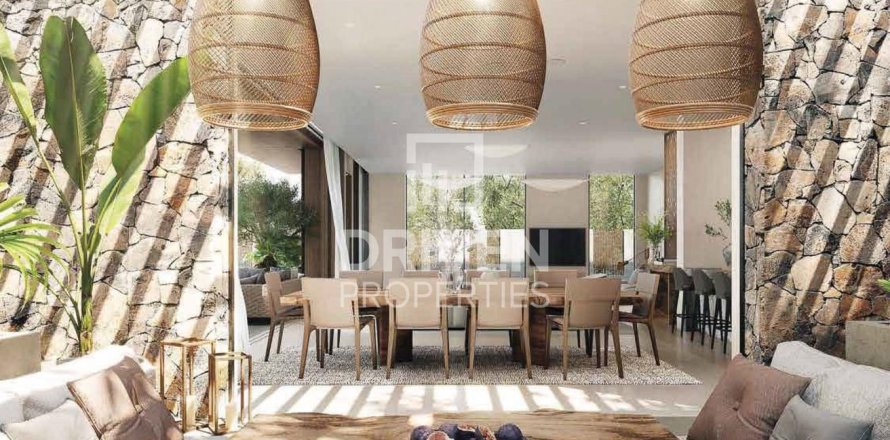 Villa in Tilal Al Ghaf, Dubai 5 bedrooms, 559.93 sq.m. № 140002
