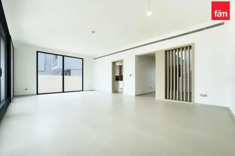 Снять в аренду виллу в Джабаль-Али, Дубай: 4 спальни, 629.9м², № 118266 - фото 2