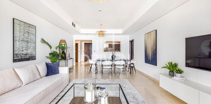 Квартира в The Crescent, Пальма Джумейра, Дубай, 2 спальни, 181.72м², № 128719