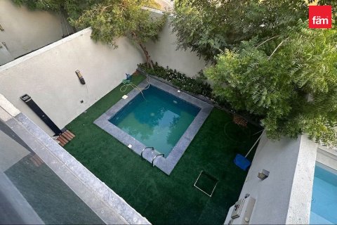 Villa in Al Furjan, Dubai 3 bedrooms, 177.5 sq.m. № 117751 - photo 4