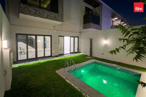 Villa in Al Furjan, Dubai 3 bedrooms, 177.5 sq.m. № 117751 - photo 11