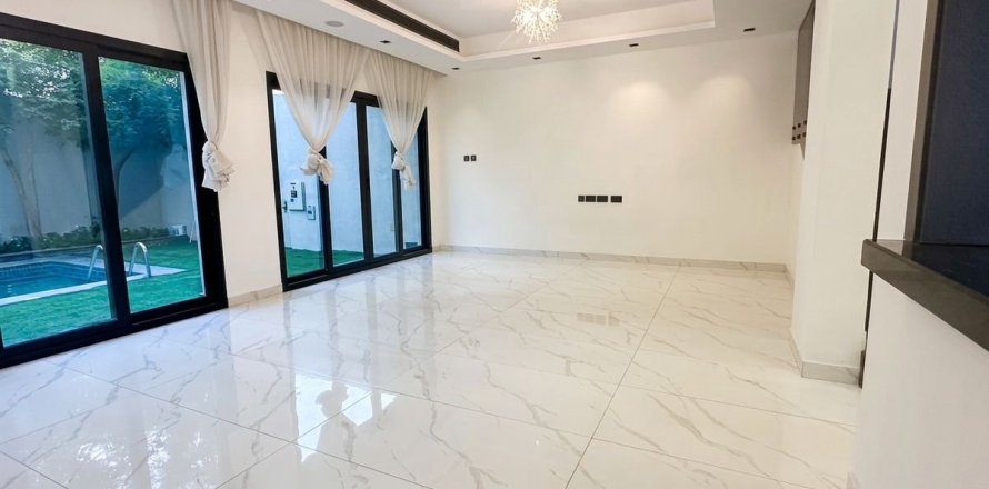 Villa in Al Furjan, Dubai 3 bedrooms, 177.5 sq.m. № 117751