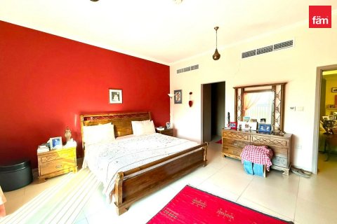 Villa in Dubai 5 bedrooms, 522 sq.m. № 118538 - photo 16