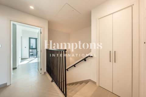 Снять в аренду таунхаус в Arabian Ranches 2, Дубай: 3 спальни, 140.00017585м², № 112323 - фото 4
